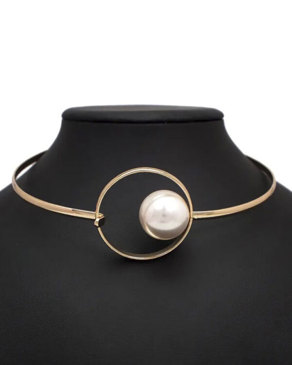 Calla Choker